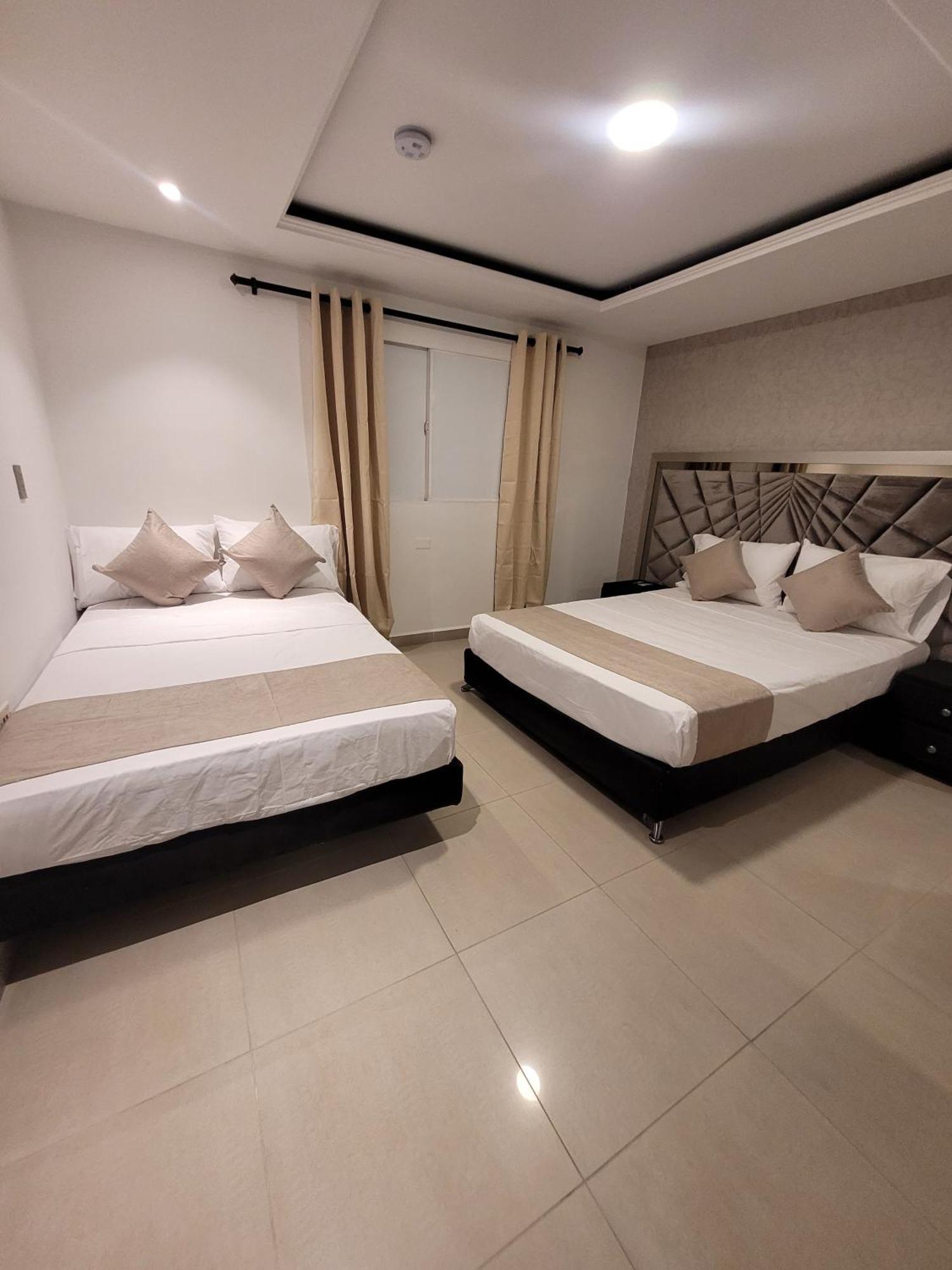 Hotel Med 33 Медельин Экстерьер фото
