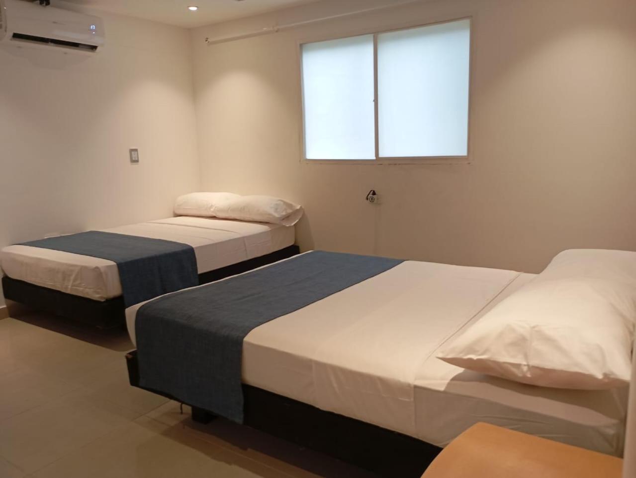 Hotel Med 33 Медельин Экстерьер фото
