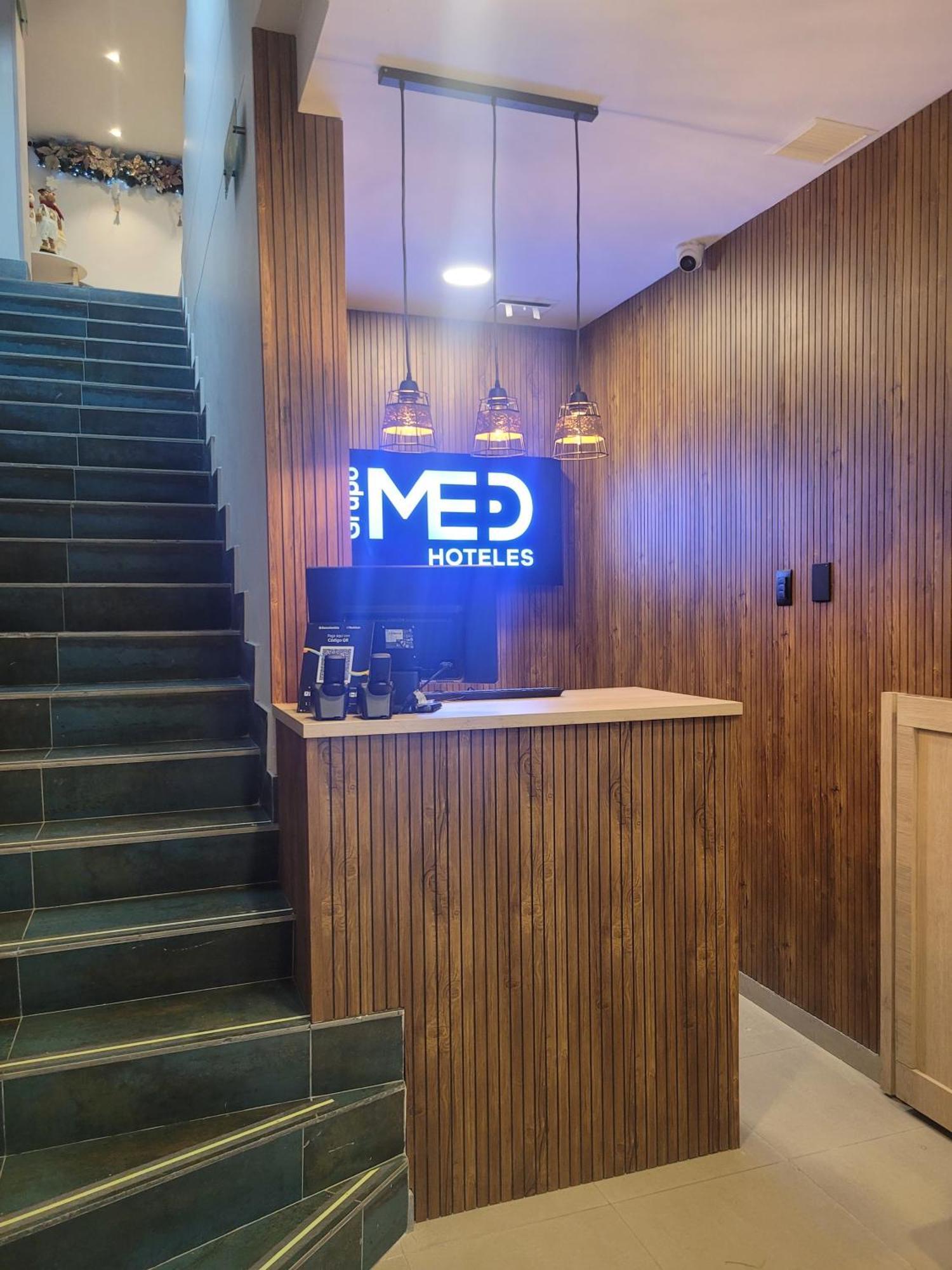 Hotel Med 33 Медельин Экстерьер фото